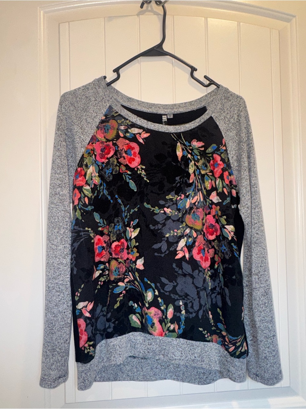 KUT Black Floral Raglan shirt with Gray Sleeves